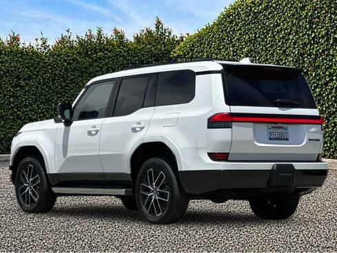 Used 2025 Lexus GX 550 w/ Cold Area Package AWD/4WD image 6