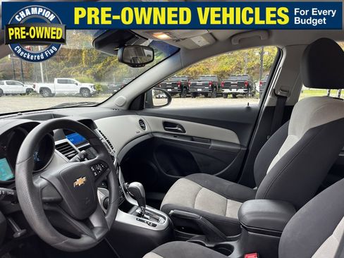 Used 2014 Chevrolet Cruze LS image 21