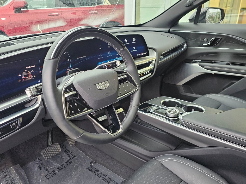 Certified 2024 Cadillac Lyriq Luxury AWD/4WD image 18