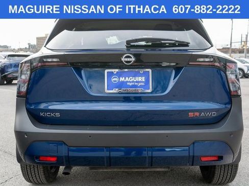 Used 2025 Nissan Kicks SR AWD/4WD image 7