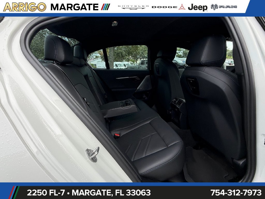 Used 2025 BMW i5 xDrive40 w/ M Sport Package AWD/4WD image 18