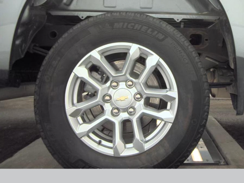 Used 2023 Chevrolet Silverado 1500 LT AWD/4WD image 9