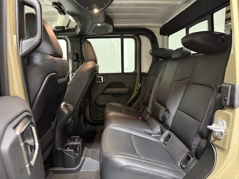 New 2026 Jeep Gladiator Sahara image 17