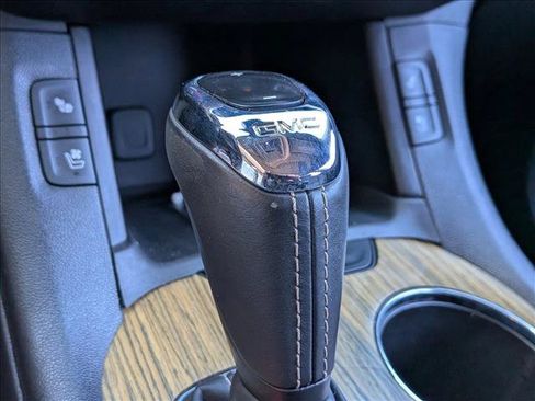 Used 2018 GMC Acadia Denali AWD/4WD image 11