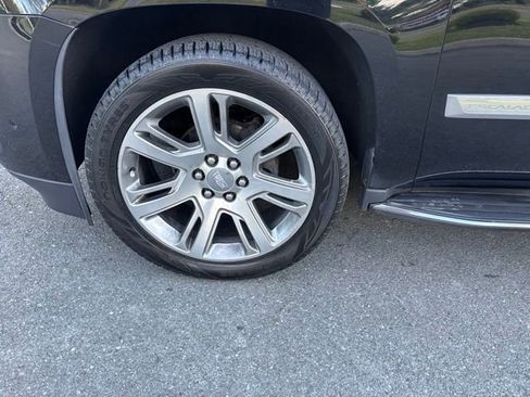Used 2018 Cadillac Escalade Luxury AWD/4WD image 12