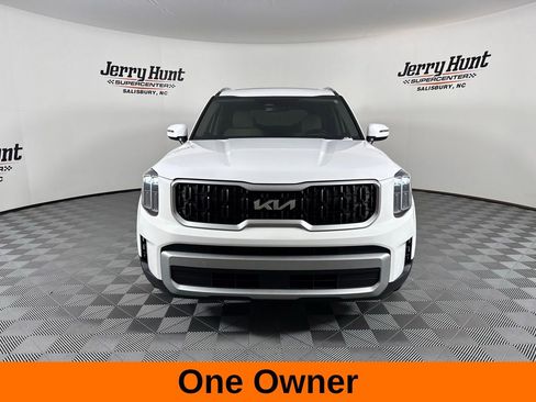 Used 2024 Kia Telluride EX w/ EX Captain's Chair Package image 4