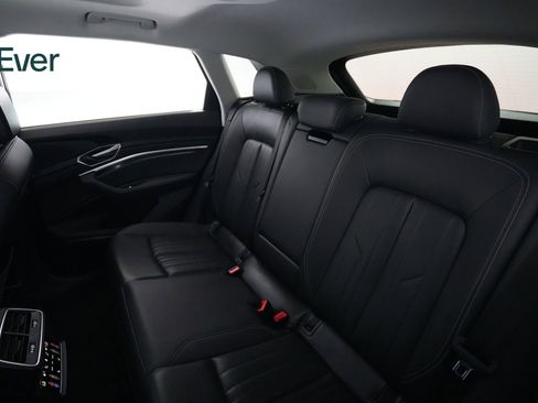 Used 2024 Audi Q8 e-tron Premium Plus w/ Premium Plus Package AWD/4WD image 24