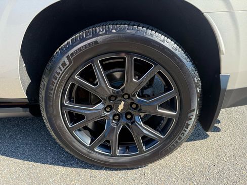 Used 2021 Chevrolet Suburban High Country AWD/4WD image 9