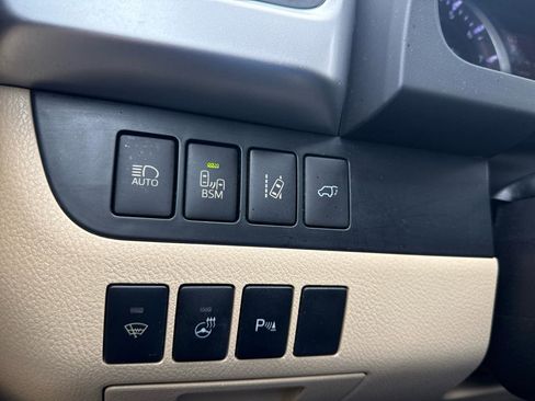 Used 2014 Toyota Highlander Limited Platinum AWD/4WD image 28