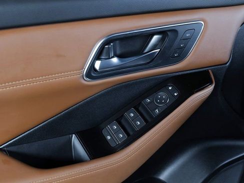 Used 2025 Nissan Rogue Platinum w/ Platinum Premium Package image 28