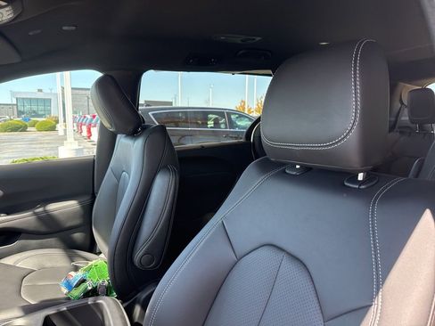 New 2026 Chrysler Voyager LX image 10