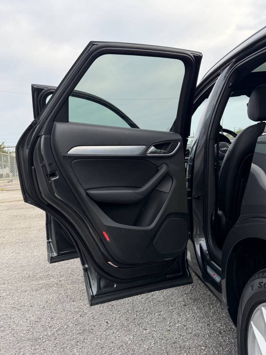 Used 2018 Audi Q3 2.0T Premium w/ Convenience Package FWD image 24