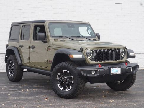 Used 2025 Jeep Wrangler Unlimited Rubicon image 2