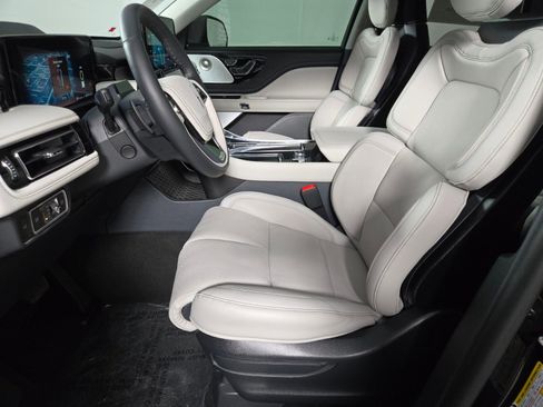 New 2026 Lincoln Aviator Reserve AWD/4WD image 13