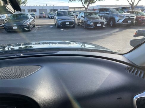 Used 2025 Kia Soul LX w/ LX Technology Package image 40