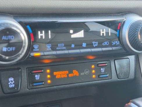 Used 2021 Toyota RAV4 Limited image 46