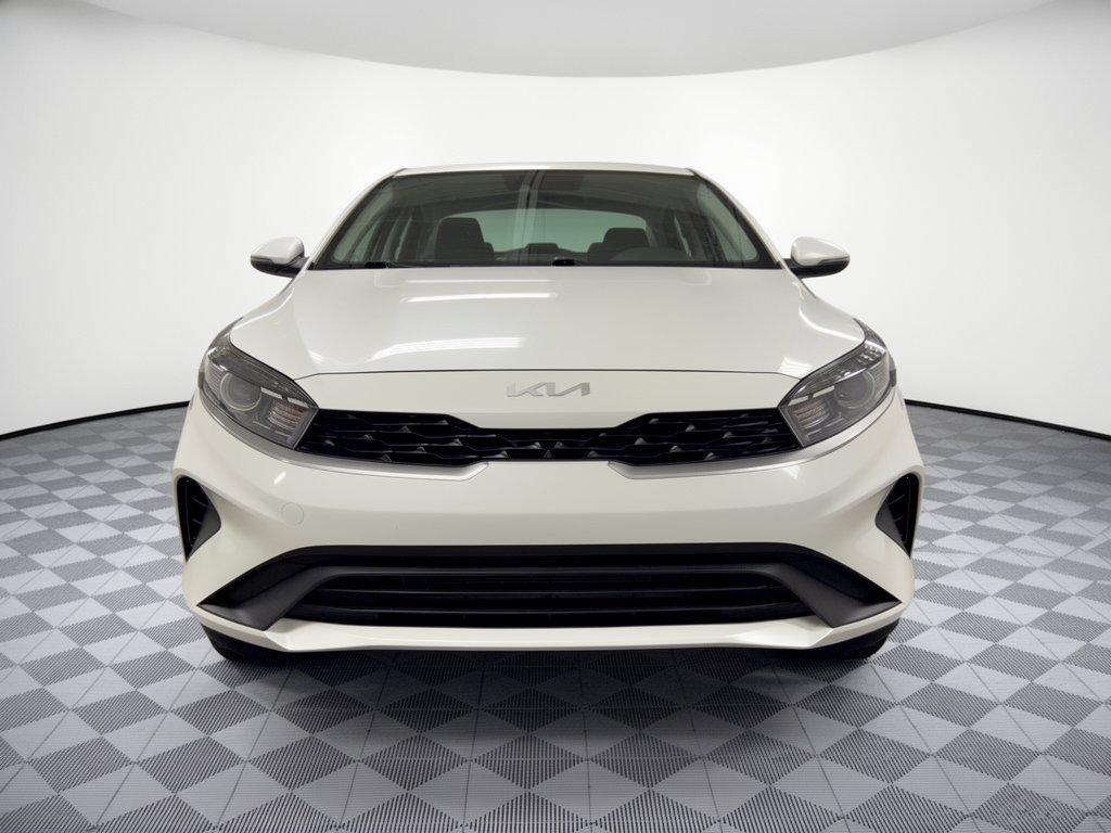 Used 2023 Kia Forte LXS w/ LXS Technology Package FWD image 6