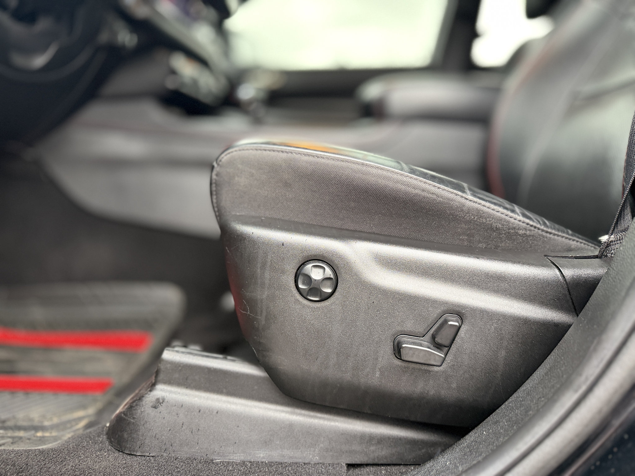 Used 2023 Dodge Durango R/T RWD image 23