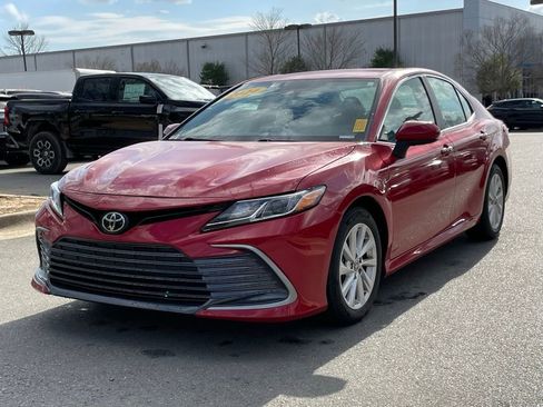 Used 2024 Toyota Camry LE image 3