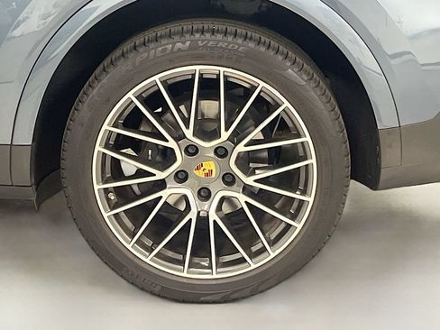 Certified 2019 Porsche Cayenne AWD/4WD image 33