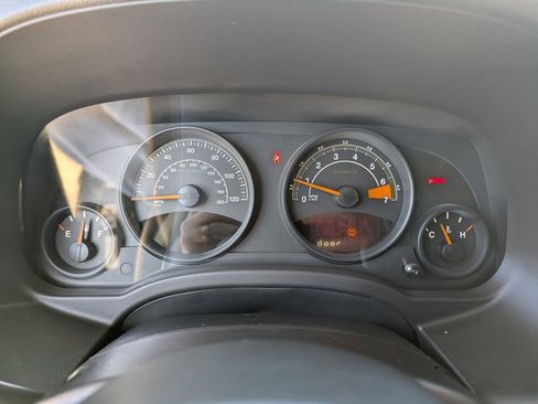 Used 2014 Jeep Patriot Sport image 23