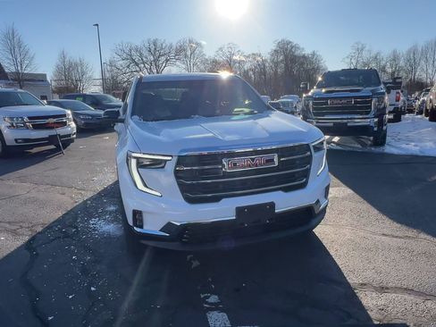 New 2026 GMC Acadia Elevation w/ Elevation Premium Package AWD/4WD image 3