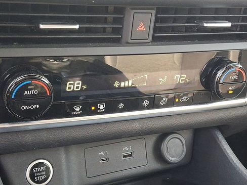 Used 2023 Nissan Rogue SV image 15