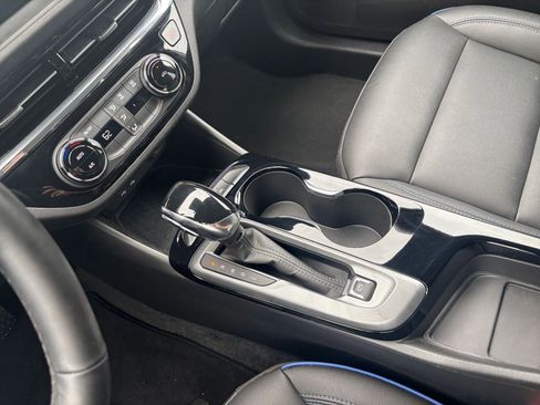 Used 2025 Buick Envista Sport Touring image 39