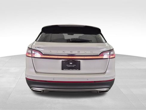 Used 2022 Lincoln Nautilus Reserve w/ Equipment Group 201A image 6