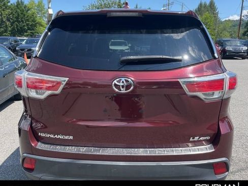 Used 2015 Toyota Highlander LE AWD/4WD image 4