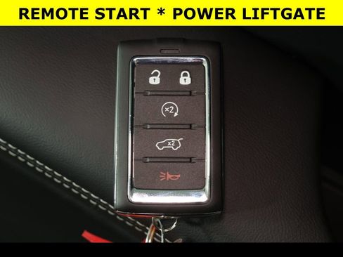 New 2025 Jeep Grand Cherokee Altitude image 12