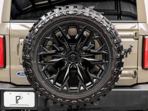 Used 2025 Ford Bronco Outer Banks AWD/4WD image 18