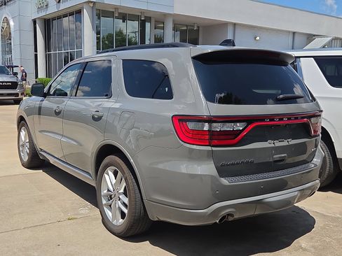 Used 2024 Dodge Durango GT RWD image 3