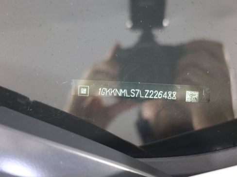 Used 2020 GMC Acadia SLT w/ Driver Alert Package II FWD image 21