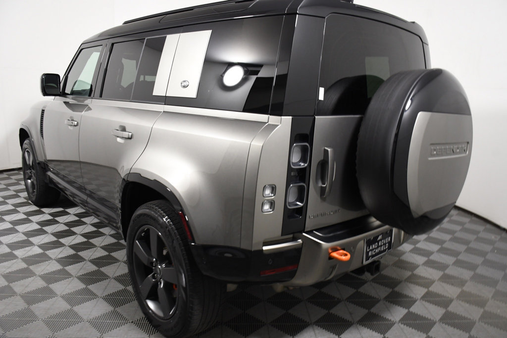 Used 2023 Land Rover Defender 110 X AWD/4WD image 4