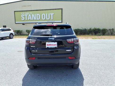 Used 2023 Jeep Compass Latitude image 7