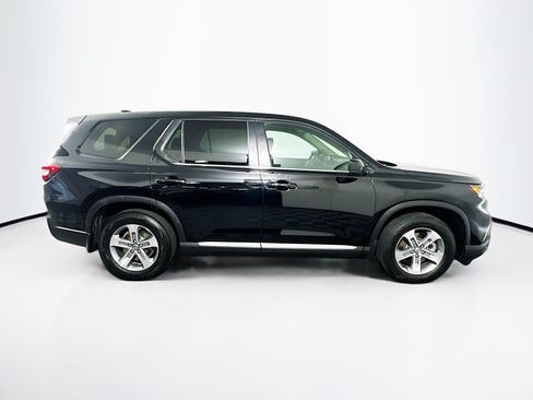 Used 2025 Honda Pilot EX-L image 10