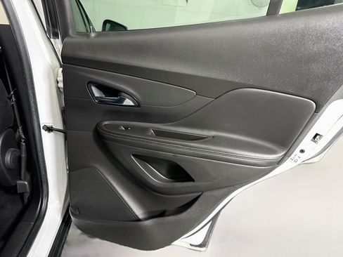 Used 2020 Buick Encore Preferred FWD image 28