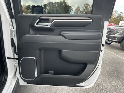 Certified 2025 Chevrolet Silverado 2500 LTZ w/ LTZ Plus Package image 17