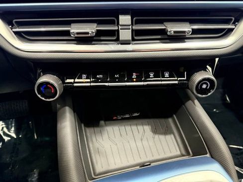 New 2026 Chevrolet Equinox EV LT image 33