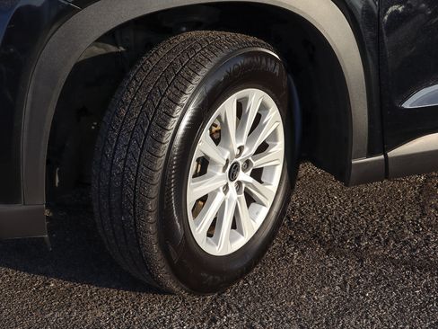 Used 2025 Toyota Grand Highlander XLE image 17