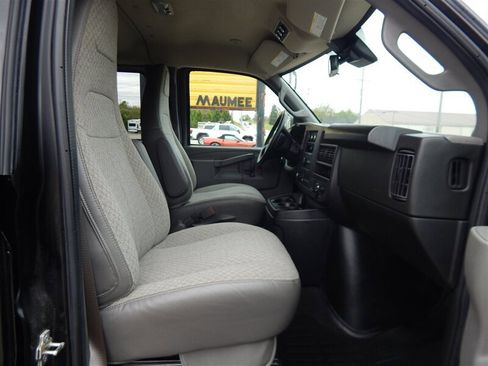 Used 2022 Chevrolet Express 3500 LT w/ LT Preferred Equipment Group RWD image 16