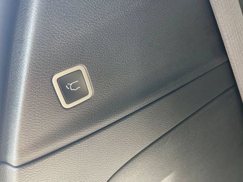 New 2026 Chrysler Pacifica Select FWD image 28
