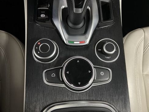 Used 2020 Alfa Romeo Stelvio AWD w/ Nero Edizione image 18