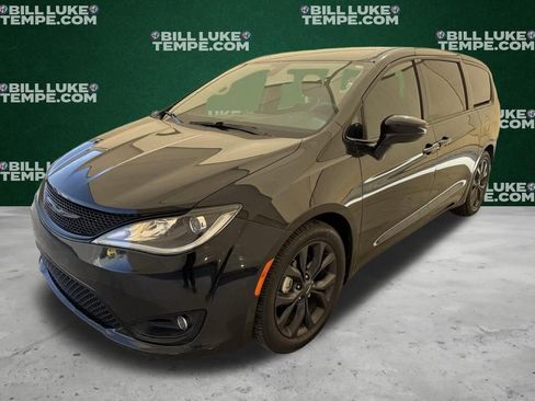 Used 2020 Chrysler Pacifica Touring w/ S Appearance Package image 8