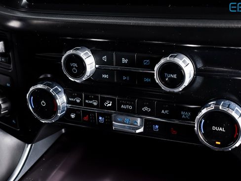 Used 2024 Ford F150 Platinum image 24