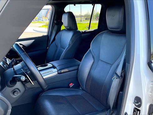 Used 2023 Lexus LX 600 F Sport image 7