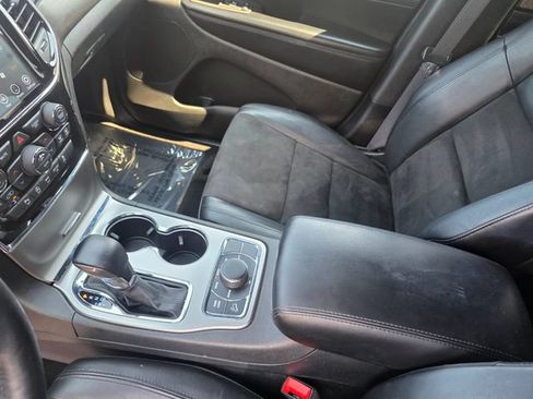 Used 2022 Jeep Grand Cherokee Laredo X AWD/4WD image 29
