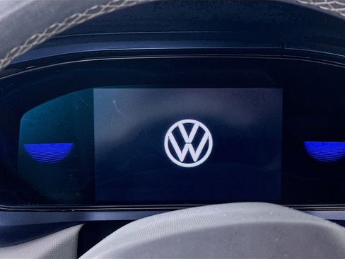 Used 2022 Volkswagen Taos SE image 12