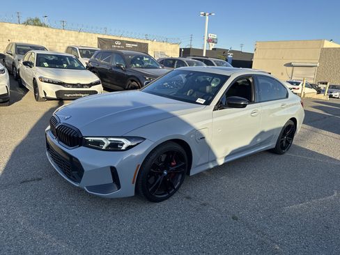 Used 2023 BMW 330e w/ M Sport Package RWD image 8